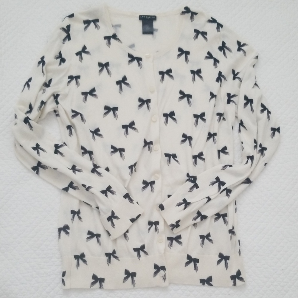 Ann Taylor cardigan cream w black bow print XL